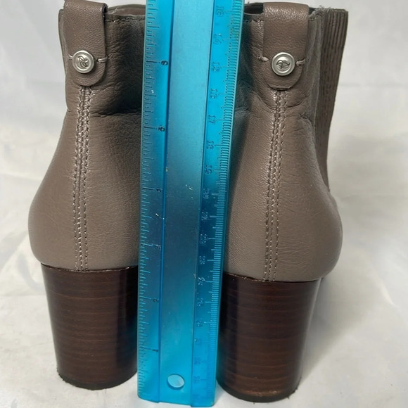 NURTURE Palie Taupe Brown Leather Over The Ankle Booties Stacked Chunky Heel 9.5 - Picture 13 of 14